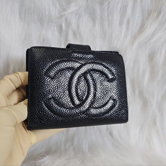 CHANEL Handbags - Chanel Caviar wallet